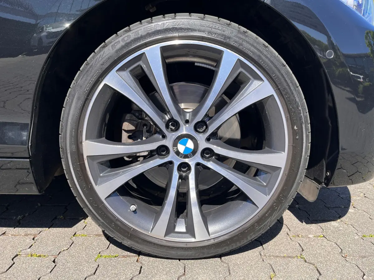 220iA SPORTLINE ** ADAPT. LED, BEIGE LEDER, NAVI PROF, CAMERA, 18-inch LMV ** UNFALLFREI - Slechts 45.900km. ** ** INFORMEER OOK NAAR ONZE AANTREKKELIJKE FINANCIAL-LEASE TARIEVEN **