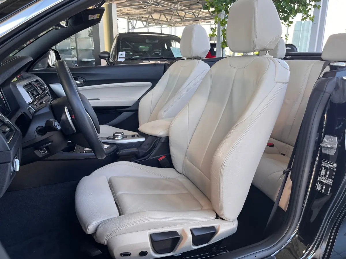 220iA SPORTLINE ** ADAPT. LED, BEIGE LEDER, NAVI PROF, CAMERA, 18-inch LMV ** UNFALLFREI - Slechts 45.900km. ** ** INFORMEER OOK NAAR ONZE AANTREKKELIJKE FINANCIAL-LEASE TARIEVEN **