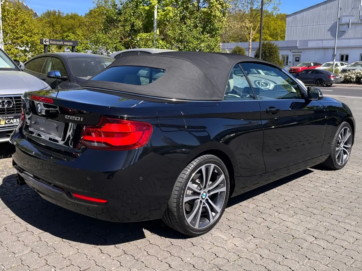 220iA SPORTLINE ** ADAPT. LED, BEIGE LEDER, NAVI PROF, CAMERA, 18-inch LMV ** UNFALLFREI - Slechts 45.900km. ** ** INFORMEER OOK NAAR ONZE AANTREKKELIJKE FINANCIAL-LEASE TARIEVEN **