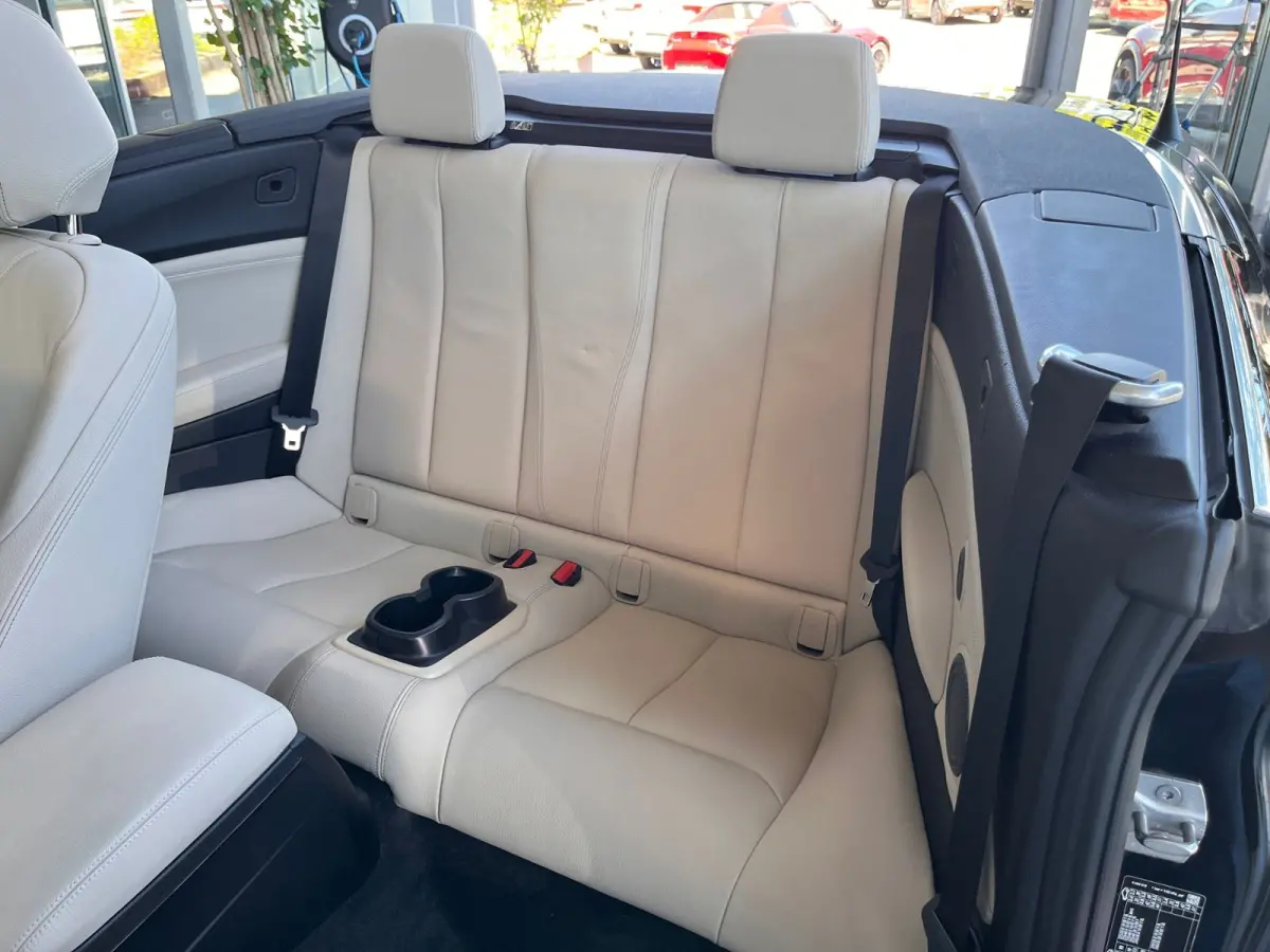 220iA SPORTLINE ** ADAPT. LED, BEIGE LEDER, NAVI PROF, CAMERA, 18-inch LMV ** UNFALLFREI - Slechts 45.900km. ** ** INFORMEER OOK NAAR ONZE AANTREKKELIJKE FINANCIAL-LEASE TARIEVEN **