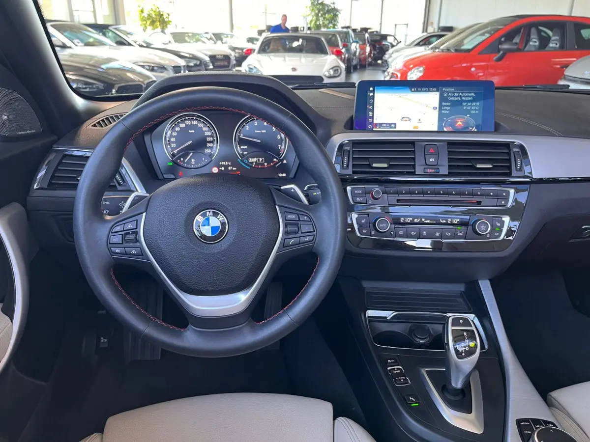 220iA SPORTLINE ** ADAPT. LED, BEIGE LEDER, NAVI PROF, CAMERA, 18-inch LMV ** UNFALLFREI - Slechts 45.900km. ** ** INFORMEER OOK NAAR ONZE AANTREKKELIJKE FINANCIAL-LEASE TARIEVEN **