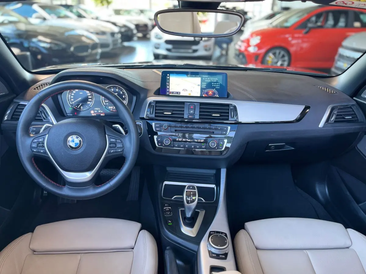 220iA SPORTLINE ** ADAPT. LED, BEIGE LEDER, NAVI PROF, CAMERA, 18-inch LMV ** UNFALLFREI - Slechts 45.900km. ** ** INFORMEER OOK NAAR ONZE AANTREKKELIJKE FINANCIAL-LEASE TARIEVEN **