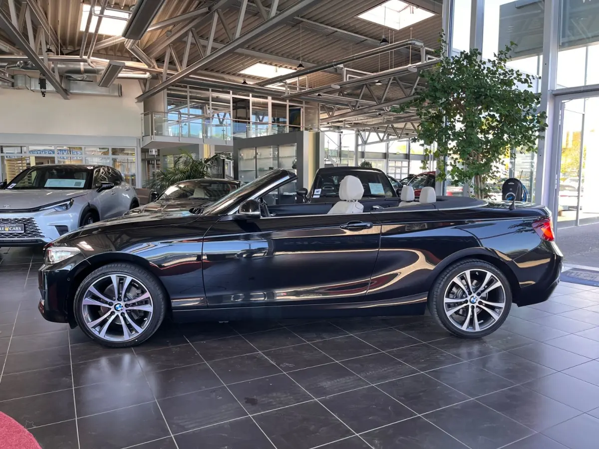 220iA SPORTLINE ** ADAPT. LED, BEIGE LEDER, NAVI PROF, CAMERA, 18-inch LMV ** UNFALLFREI - Slechts 45.900km. ** ** INFORMEER OOK NAAR ONZE AANTREKKELIJKE FINANCIAL-LEASE TARIEVEN **