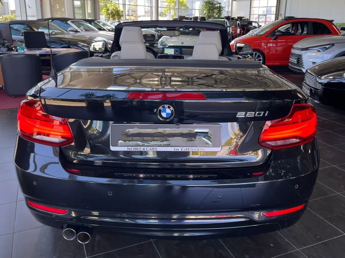 220iA SPORTLINE ** ADAPT. LED, BEIGE LEDER, NAVI PROF, CAMERA, 18-inch LMV ** UNFALLFREI - Slechts 45.900km. ** ** INFORMEER OOK NAAR ONZE AANTREKKELIJKE FINANCIAL-LEASE TARIEVEN **