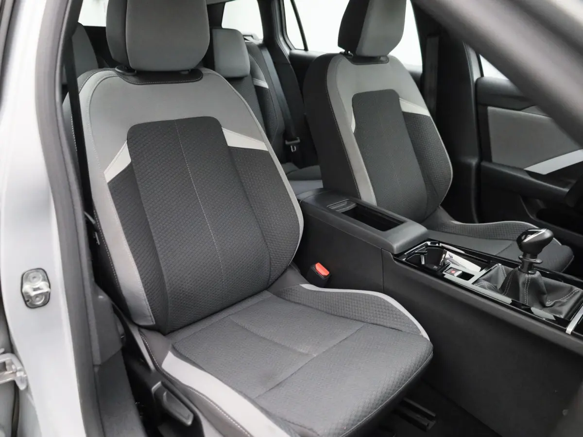 1.2 Turbo | Apple Carplay / Android Auto | Parkeersensoren | Climate Control | Trekhaak |