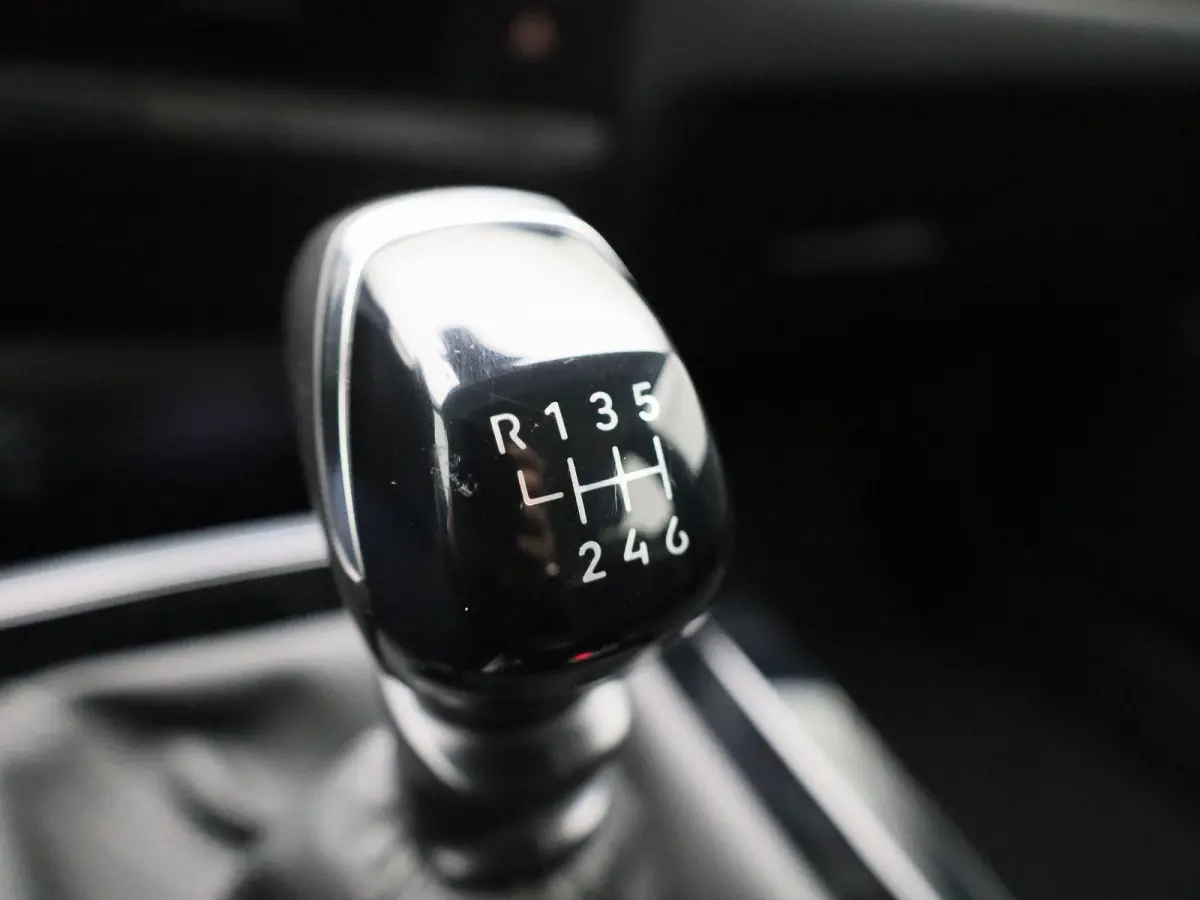 1.2 Turbo | Apple Carplay / Android Auto | Parkeersensoren | Climate Control | Trekhaak |