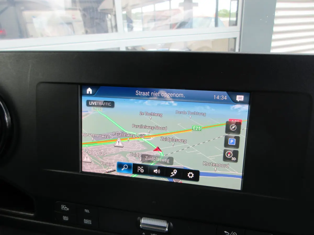 215cdi, L2H2, Automaat, Airco, Camera, Navigatie, 3-Zits, Trekhaak.