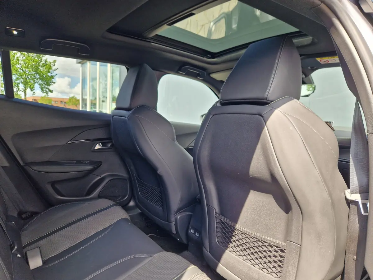 1.5 BlueHDi GT -Line /I Cockpit /Pano
