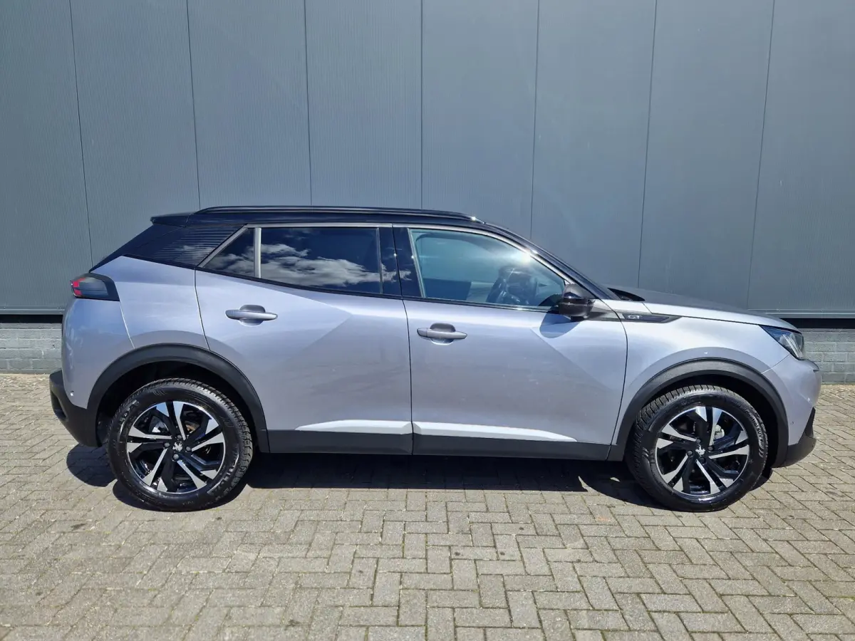 1.5 BlueHDi GT -Line /I Cockpit /Pano