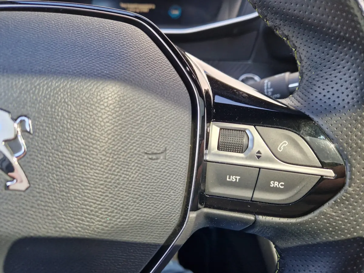 1.5 BlueHDi GT -Line /I Cockpit /Pano