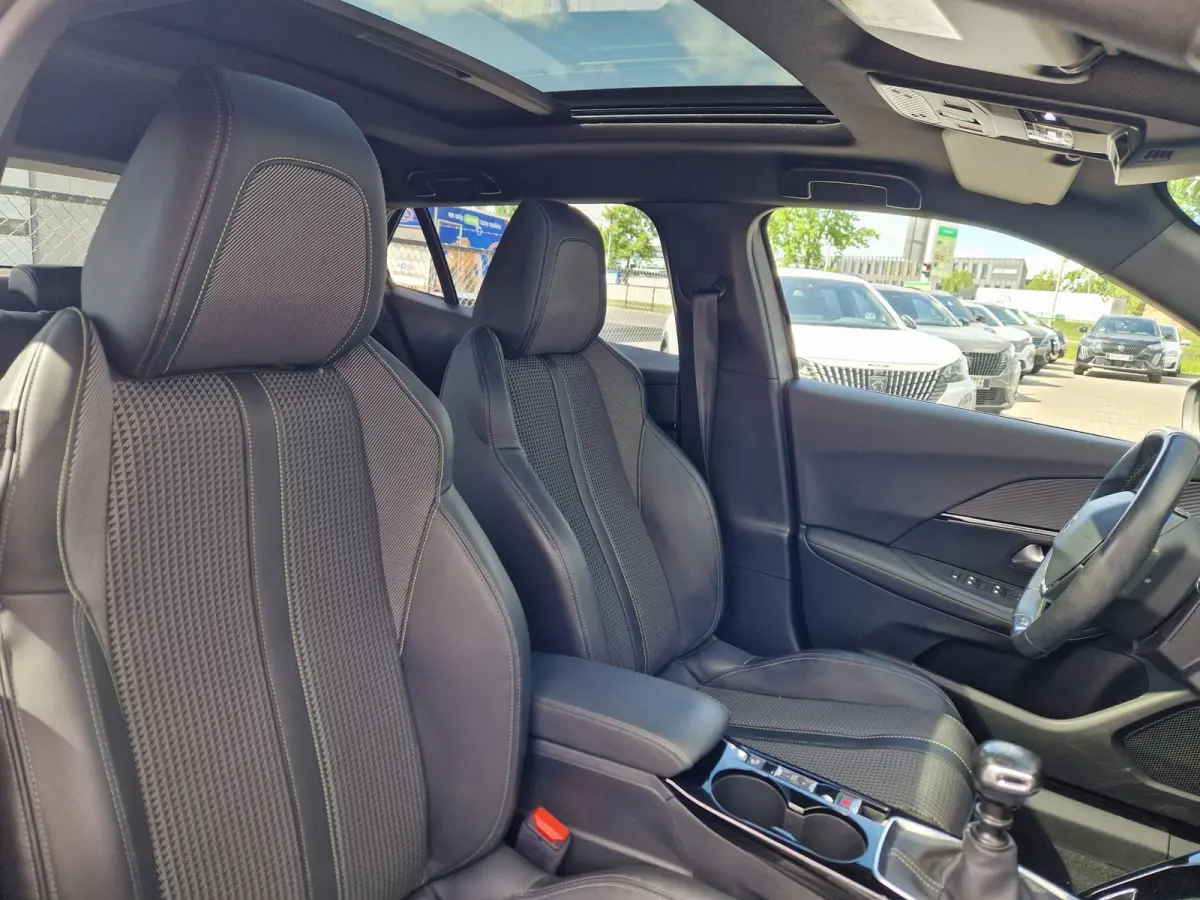 1.5 BlueHDi GT -Line /I Cockpit /Pano