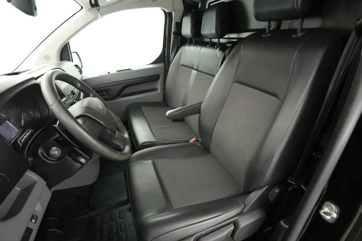2.0 BlueHDI L3H1 | Aut. | Airco | Cruise | 3 Zits | Trekhaak | Parkeersens.
