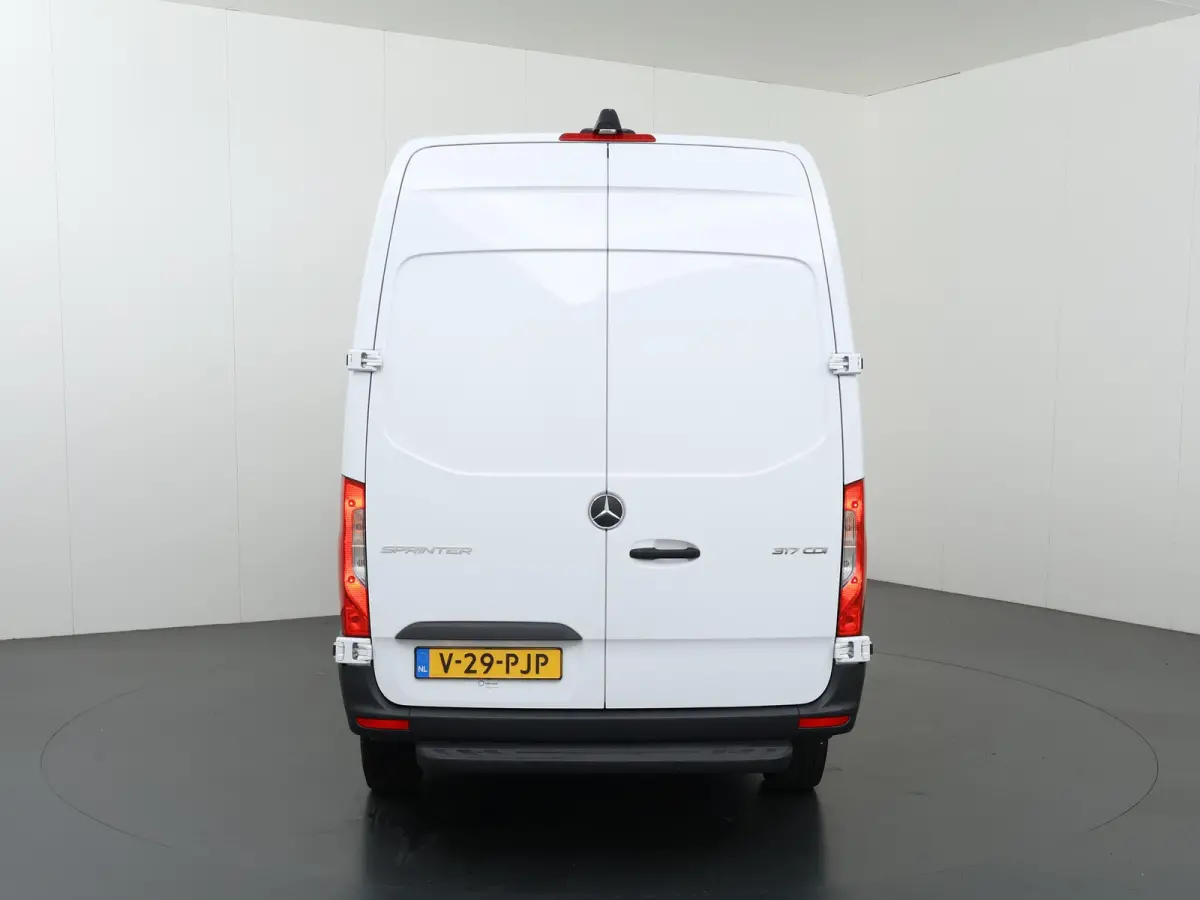 317 CDI | AUT. | L2 H2 | PRO | STOELVERWARMING | PARKEERCAMERA | NAVIGATIE | 3-ZITS | BETIMMERING | LED KOPLAMPEN | CRUISE CONTROL | CERTIFIED