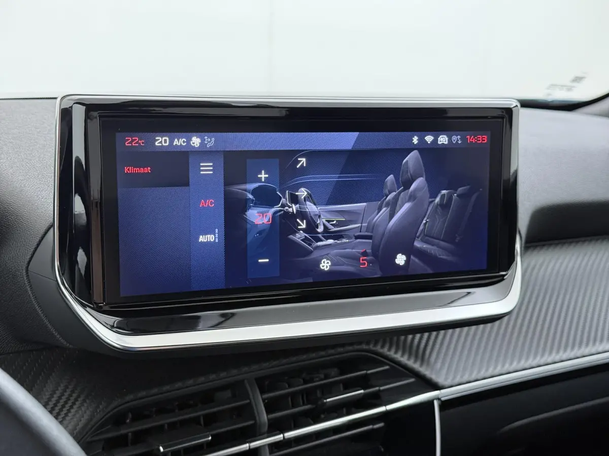 SUV Allure 100pk | Automatische Airco | Navigatie via Apple Carplay en Android auto | Cruise control | Parkeersensoren achter | 17 inch lichtmetalen velgen | Led koplampen