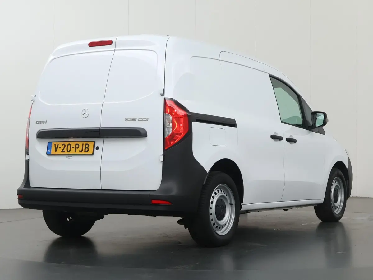 108 CDI | L1 | PRO | APPLE CARPLAY | ANDROID AUTO | AIRCO | CRUISE CONTROL | PARKEERSENSOREN | BETIMMERDE LAADRUIMTE | CERTIFIED