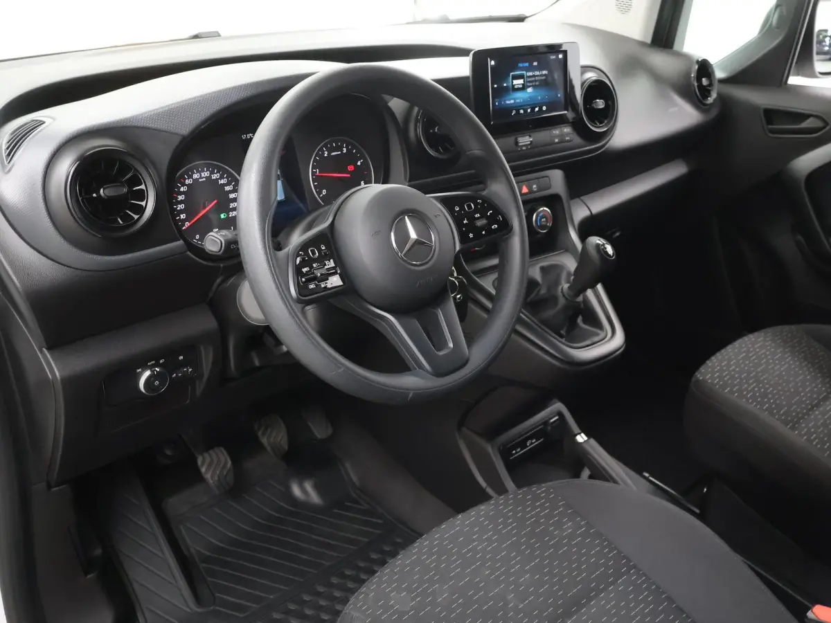 108 CDI | L1 | PRO | APPLE CARPLAY | ANDROID AUTO | AIRCO | CRUISE CONTROL | PARKEERSENSOREN | BETIMMERDE LAADRUIMTE | CERTIFIED