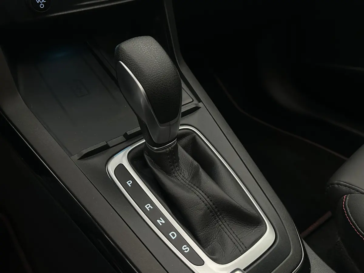 1.0 Turbo ST-Line X Panoramadak B&O Stuurwielverwm Camera