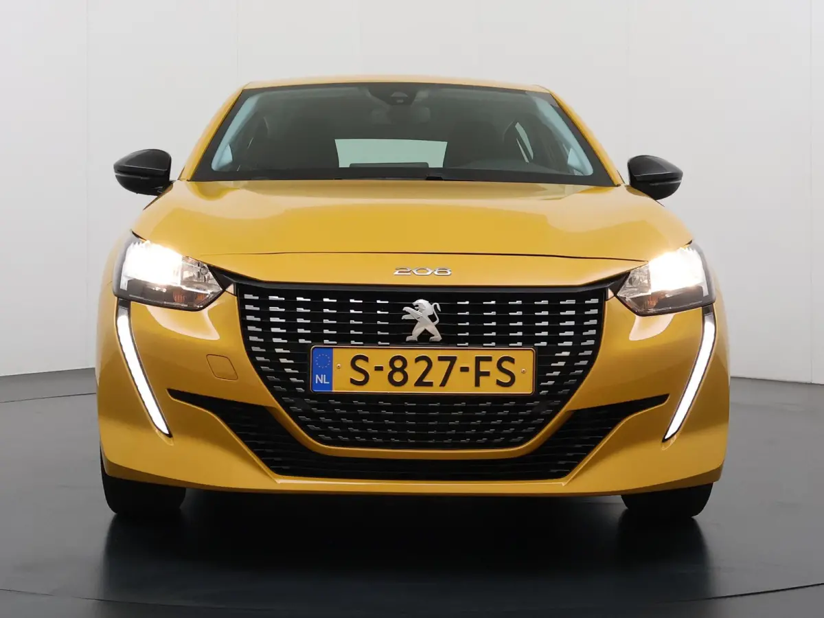 Active 75pk | Airco | Navigatie via Apple Carplay en Android auto | Cruise control | Centrale vergrendeling | LED dagrijverlichting