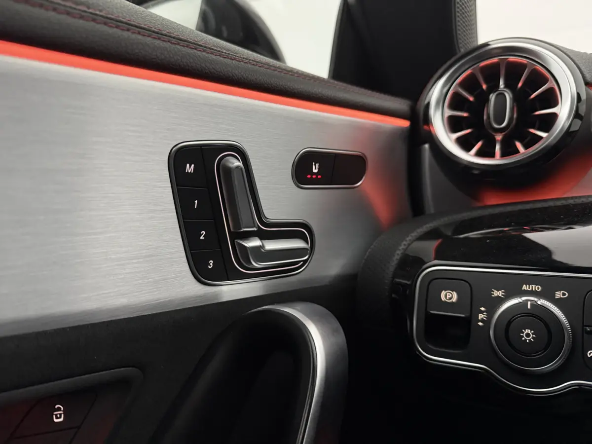 180 AMG Nightpakket | Pano | Sfeer | Virtual | Memory | Multibeam-LED | Carplay