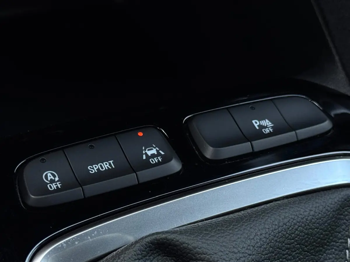 1.2 GS Line | LED | 360 Camera | Parksens | Carplay | Dodehoekassistent | Two Tone