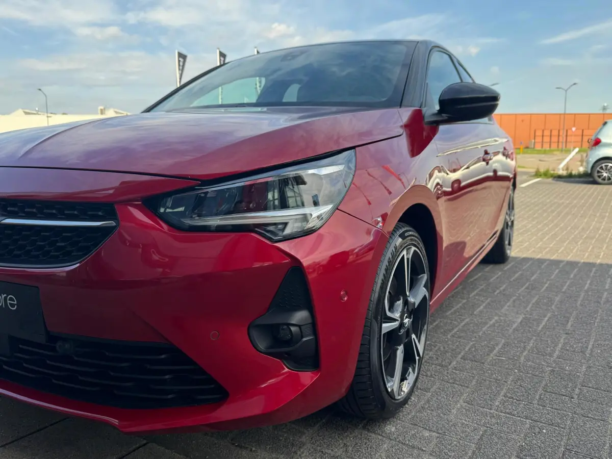 1.2 GS Line | LED | 360 Camera | Parksens | Carplay | Dodehoekassistent | Two Tone
