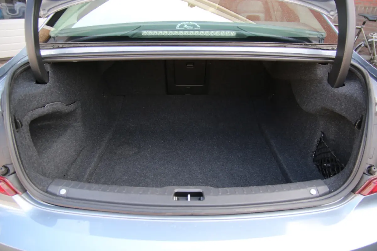 2.0 T5 Momentum Business Pro