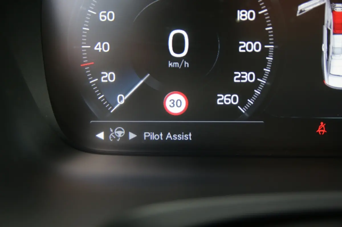 2.0 T5 Momentum Business Pro