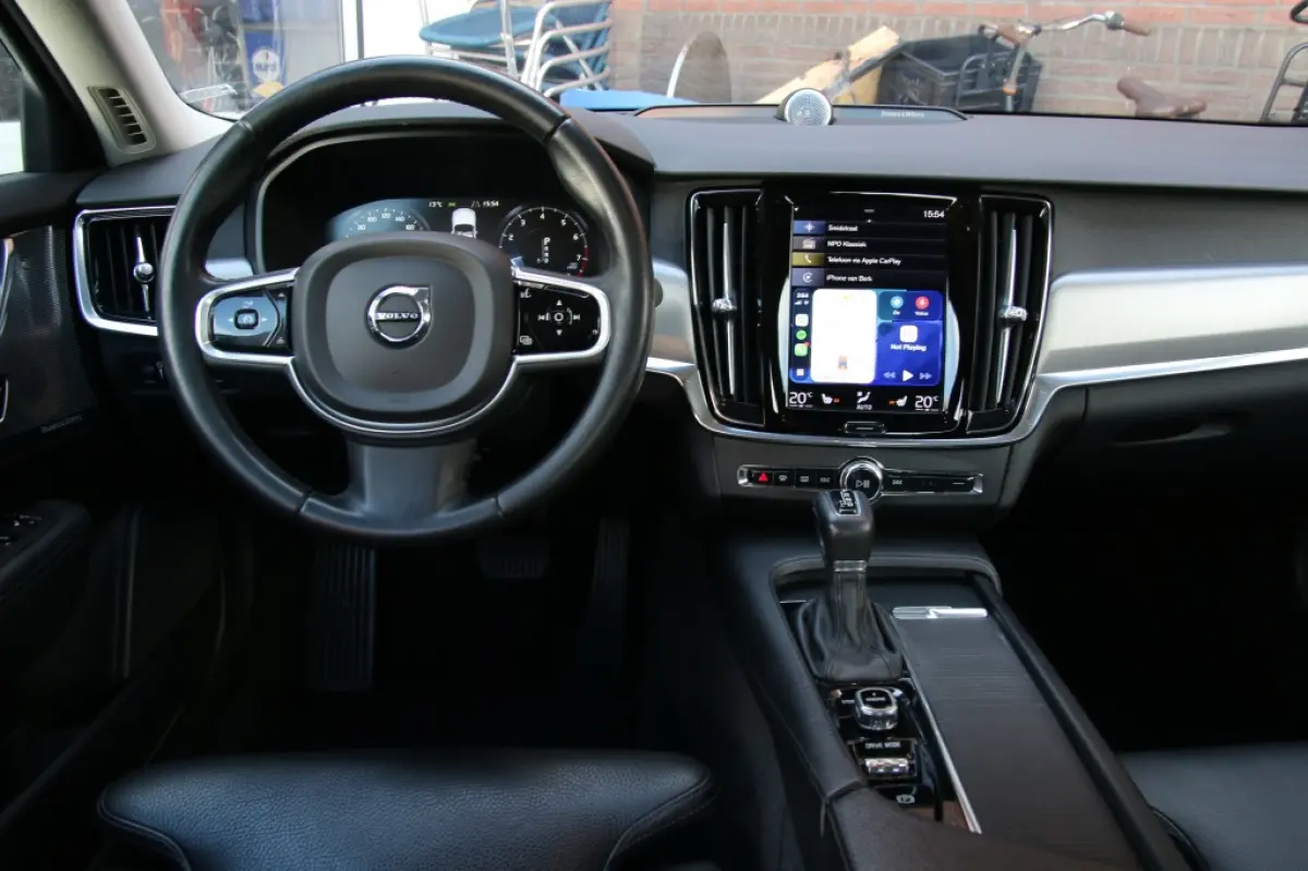 2.0 T5 Momentum Business Pro