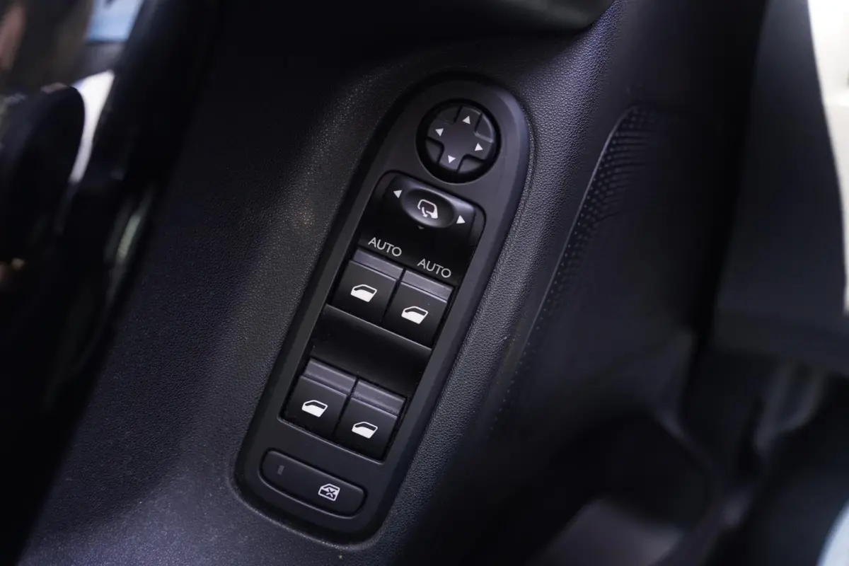 1.2 PureTech Exclusive Automaat Private glas Trekhaak Cruise controle Chrome-pakket Clima PDC