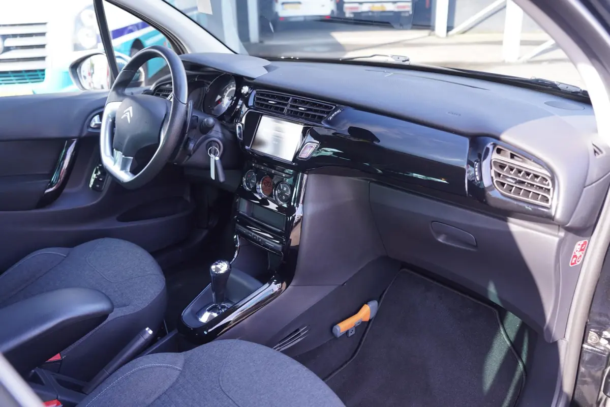 1.2 PureTech Exclusive Automaat Private glas Trekhaak Cruise controle Chrome-pakket Clima PDC