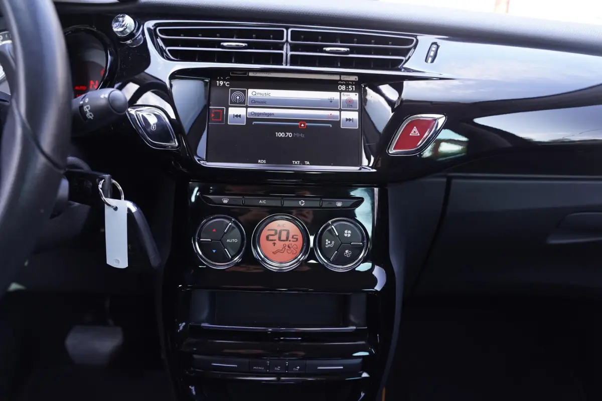 1.2 PureTech Exclusive Automaat Private glas Trekhaak Cruise controle Chrome-pakket Clima PDC