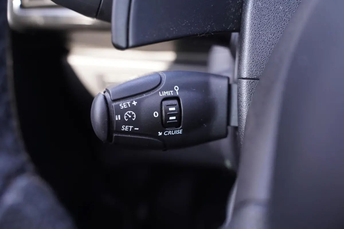 1.2 PureTech Exclusive Automaat Private glas Trekhaak Cruise controle Chrome-pakket Clima PDC