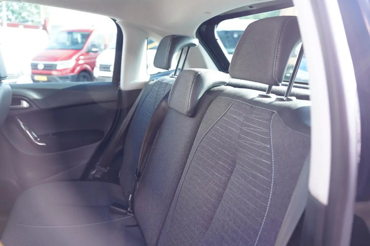 1.2 PureTech Exclusive Automaat Private glas Trekhaak Cruise controle Chrome-pakket Clima PDC