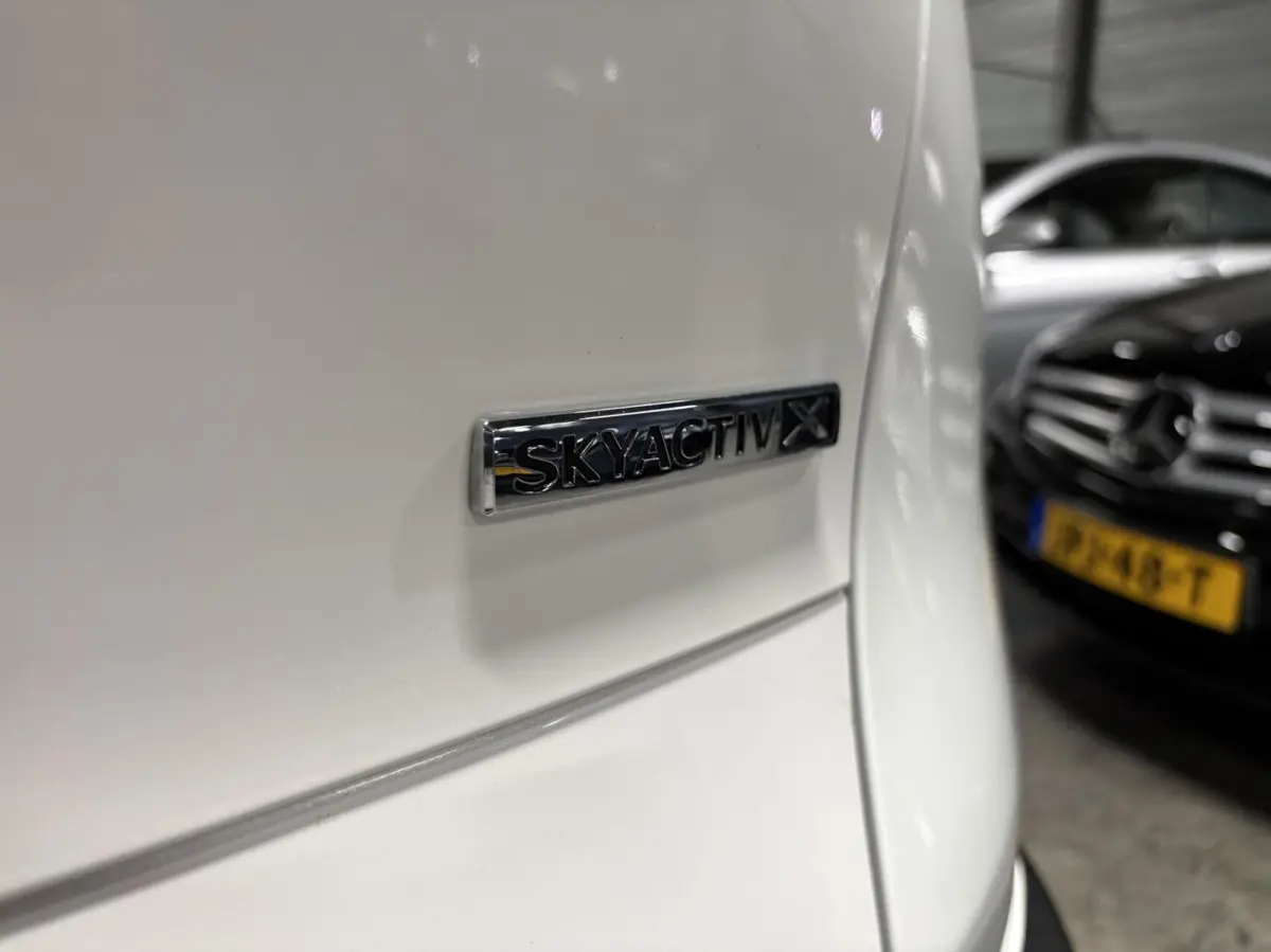 2.0 e-SkyActiv-X M Hybrid Luxury 180pk |HUD|Trekhaak