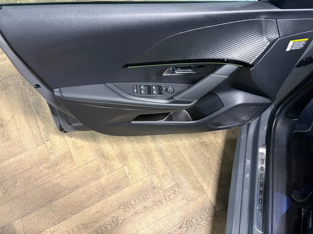 1.2 Hybrid 110 e-DCS6 GT 360 CAM BLINDSPOT CARPLAY