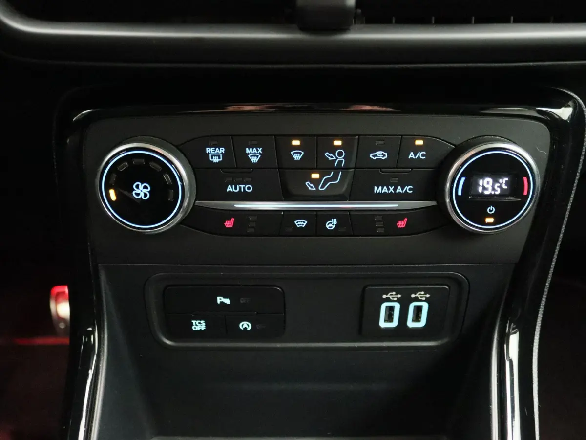 1.0 EcoBoost ST-Line | Apple Carplay/Android Auto | Winterpakket | Achteruitrijcamera | Cruise Control |