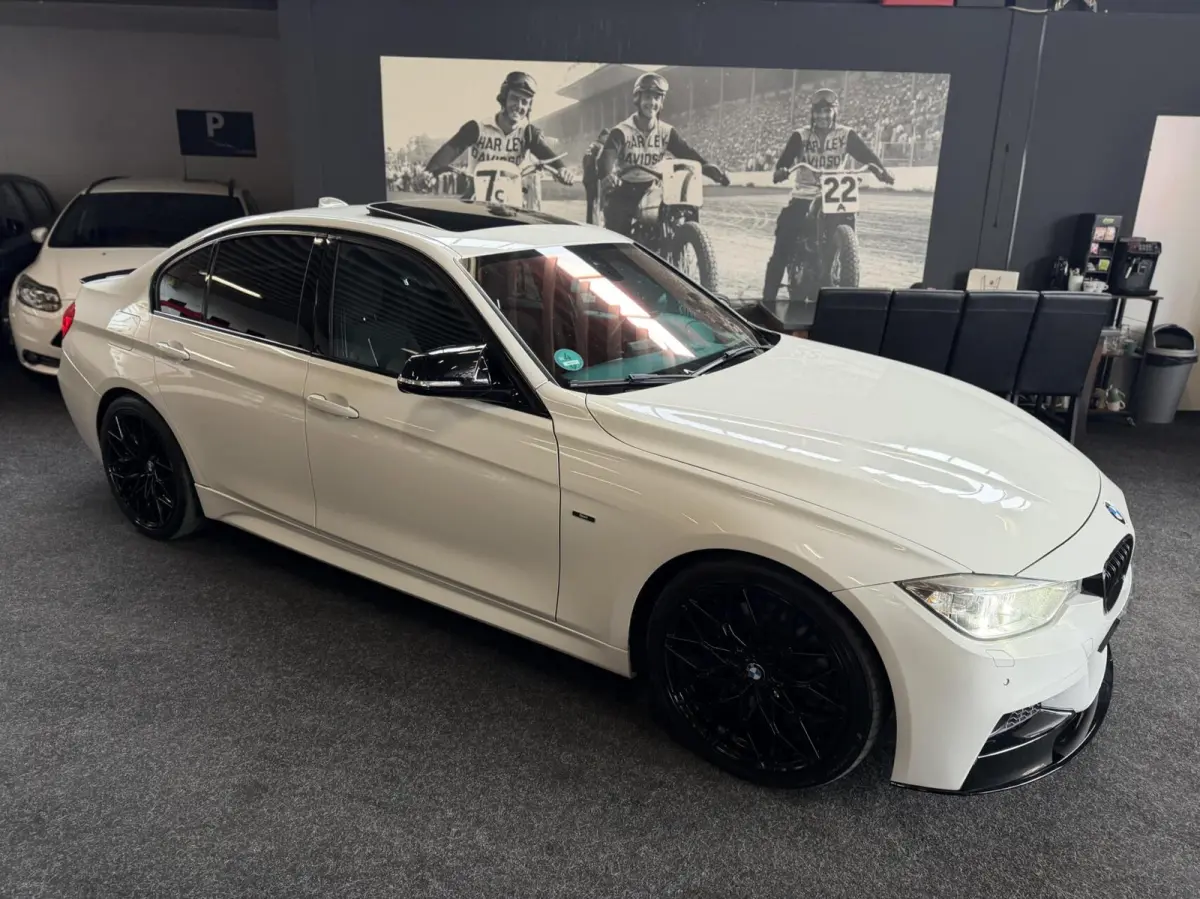 335i xDrive Upgrade Edition Akra 360pk pano