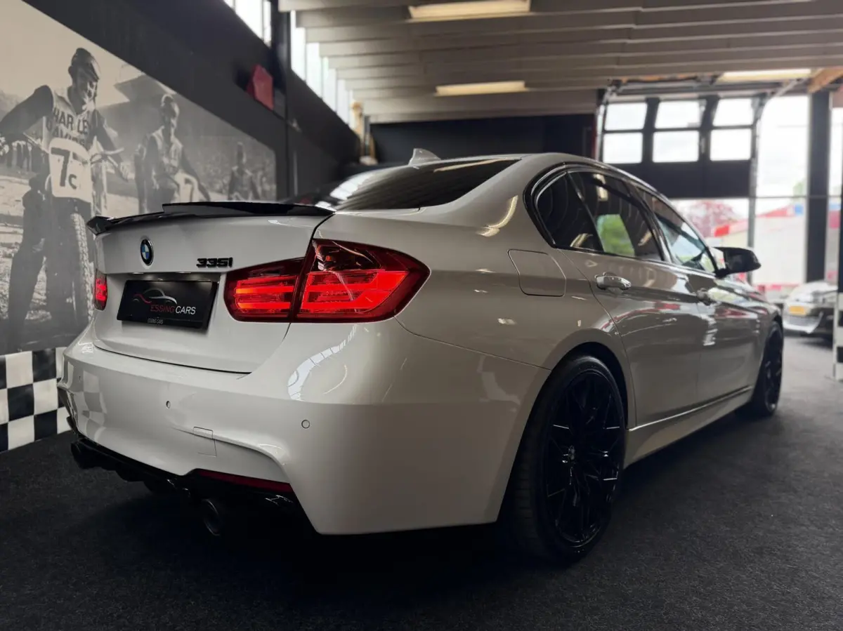 335i xDrive Upgrade Edition Akra 360pk pano