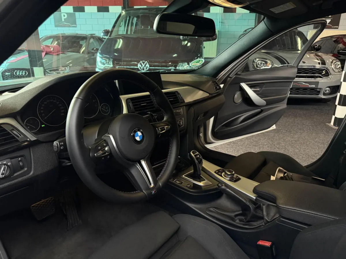 335i xDrive Upgrade Edition Akra 360pk pano