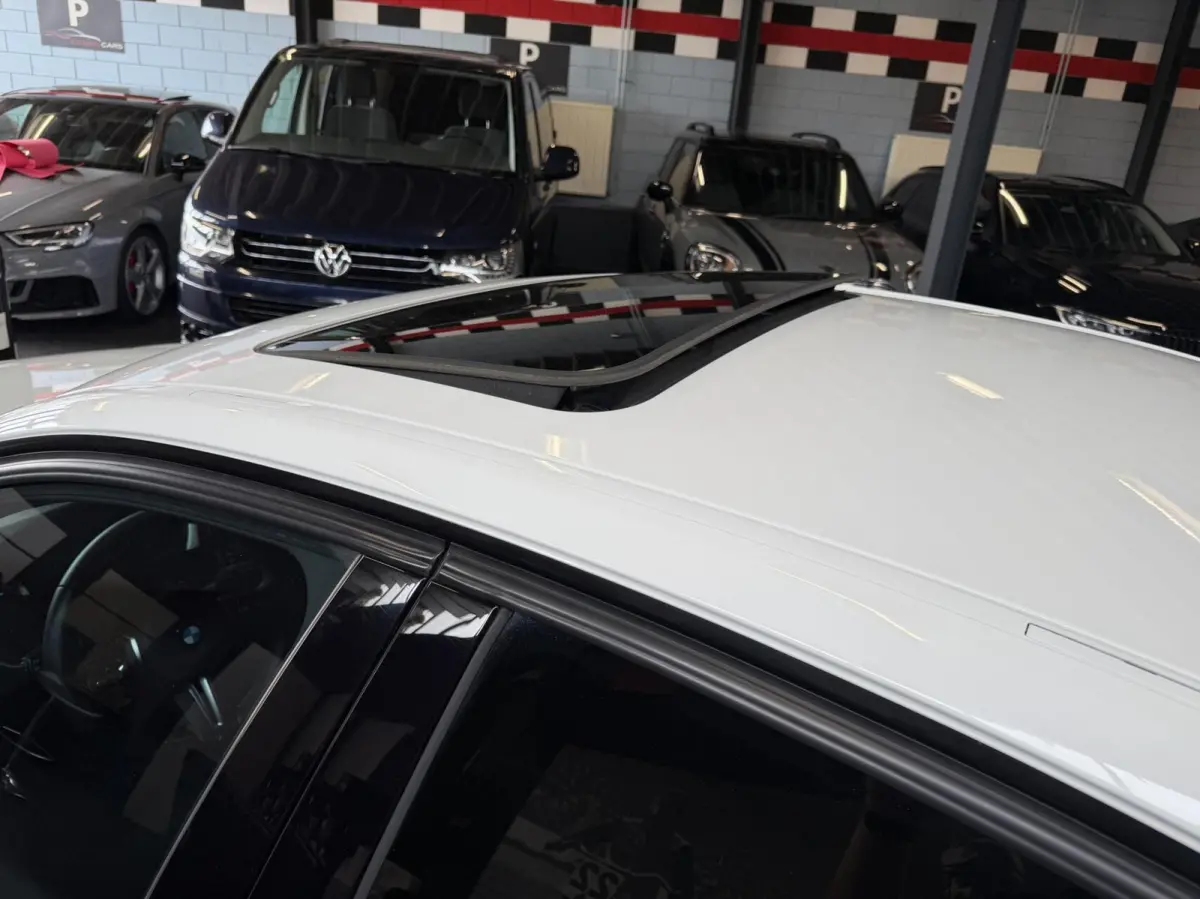 335i xDrive Upgrade Edition Akra 360pk pano