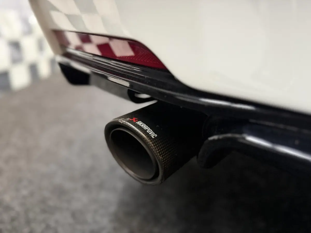 335i xDrive Upgrade Edition Akra 360pk pano