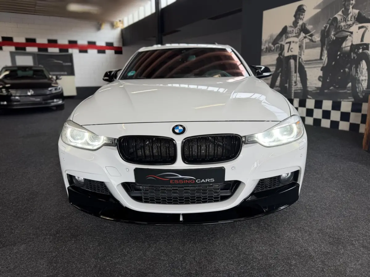 335i xDrive Upgrade Edition Akra 360pk pano