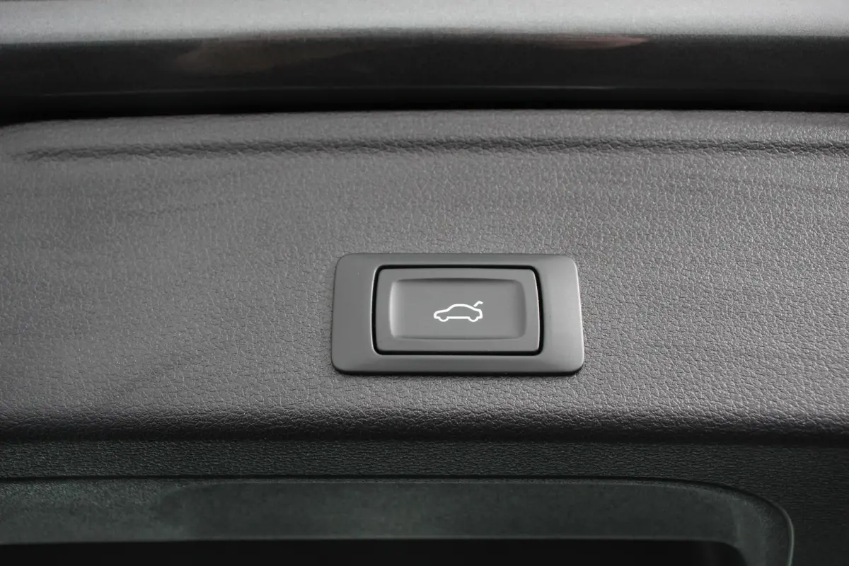 40 TFSI 204 pk S-tronic S Line Plus Navigatie Adaptive Cruise Control Parkeersensoren Camera Lane Assist Elektrische achterklep Stoelverwarming Ledverlichting Virtual Cockpit Climatronic