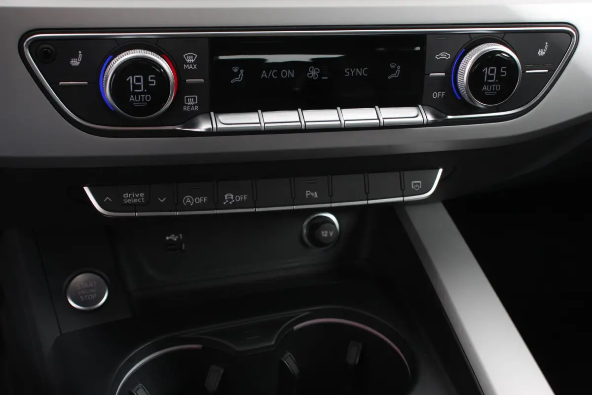 40 TFSI 204 pk S-tronic S Line Plus Navigatie Adaptive Cruise Control Parkeersensoren Camera Lane Assist Elektrische achterklep Stoelverwarming Ledverlichting Virtual Cockpit Climatronic