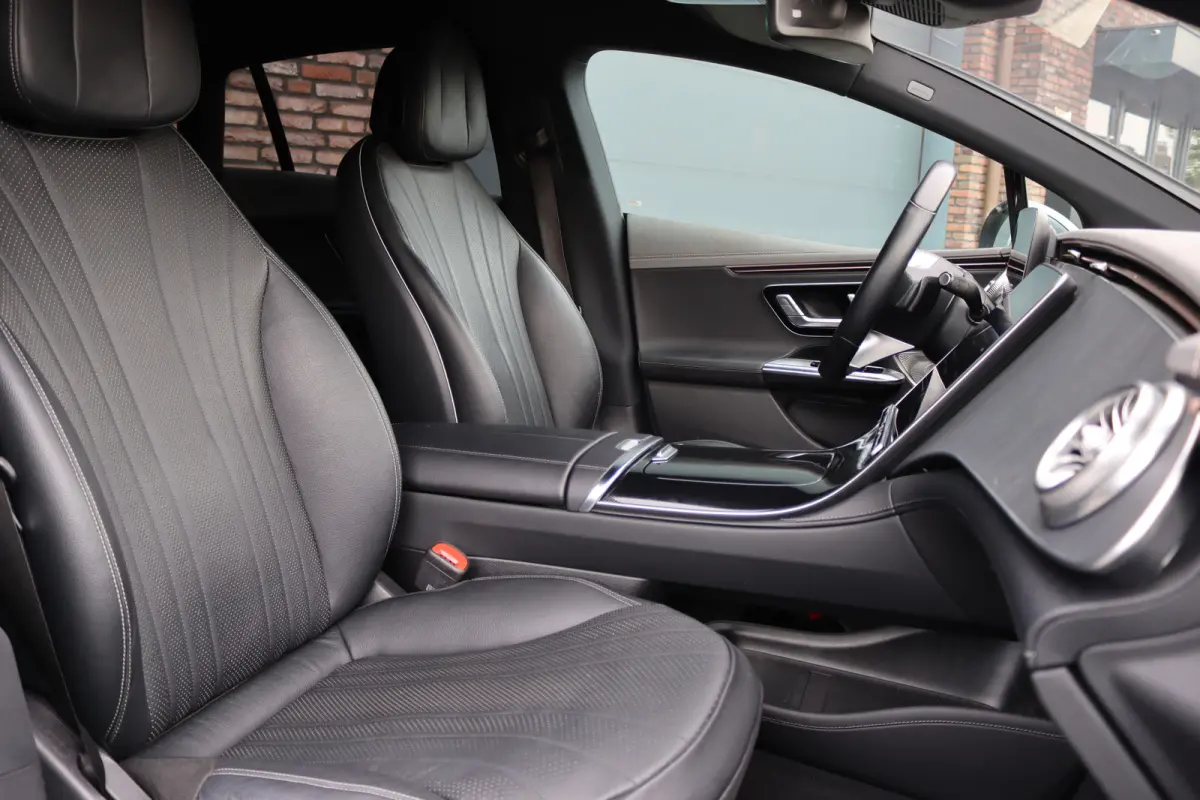 350 Luxury Line Premium 89 kWh | Distronic+ | Burmester | Memory | Digital Light | Trekhaak | Surround Camera | Keyless Go | Leder | Augmented Reality |