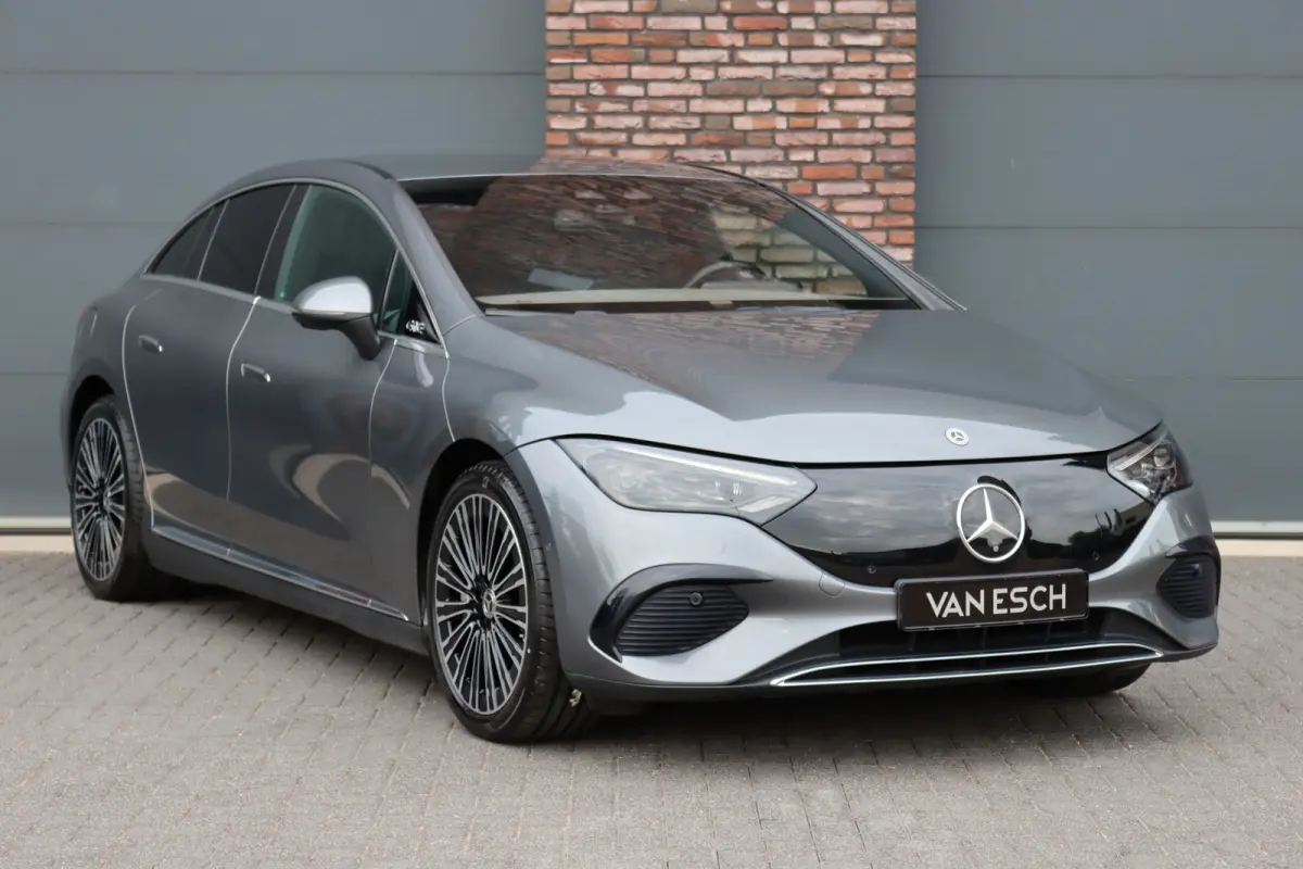 350 Luxury Line Premium 89 kWh | Distronic+ | Burmester | Memory | Digital Light | Trekhaak | Surround Camera | Keyless Go | Leder | Augmented Reality |