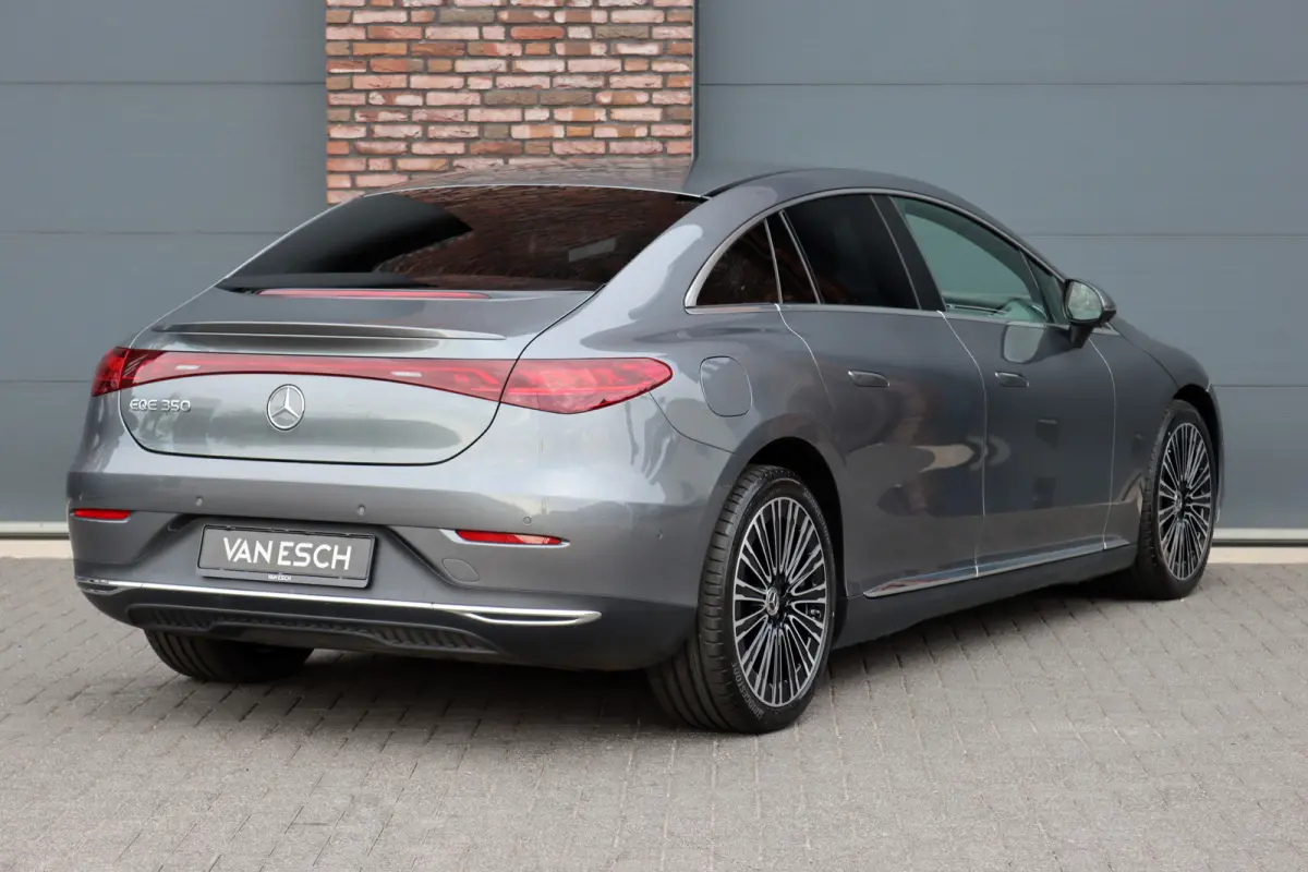 350 Luxury Line Premium 89 kWh | Distronic+ | Burmester | Memory | Digital Light | Trekhaak | Surround Camera | Keyless Go | Leder | Augmented Reality |