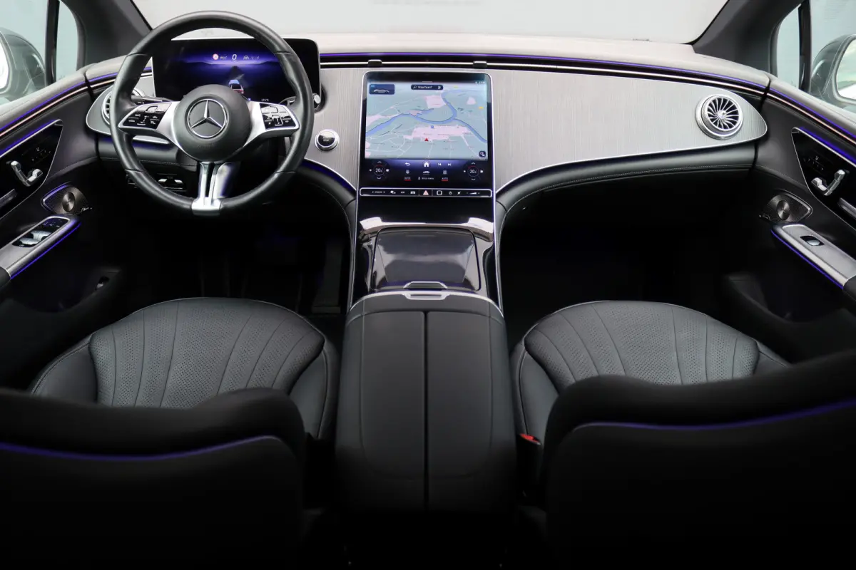350 Luxury Line Premium 89 kWh | Distronic+ | Burmester | Memory | Digital Light | Trekhaak | Surround Camera | Keyless Go | Leder | Augmented Reality |