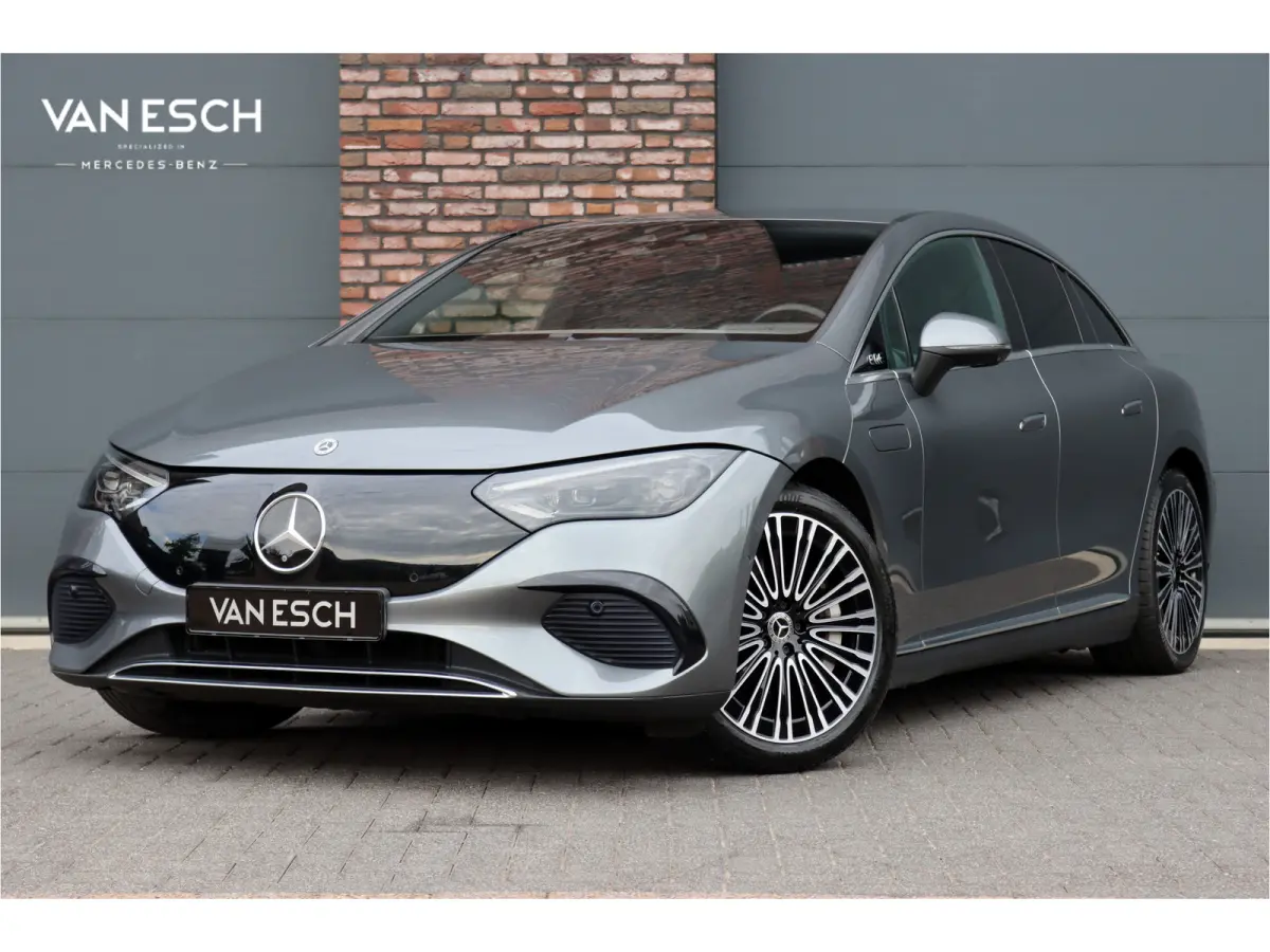 350 Luxury Line Premium 89 kWh | Distronic+ | Burmester | Memory | Digital Light | Trekhaak | Surround Camera | Keyless Go | Leder | Augmented Reality |