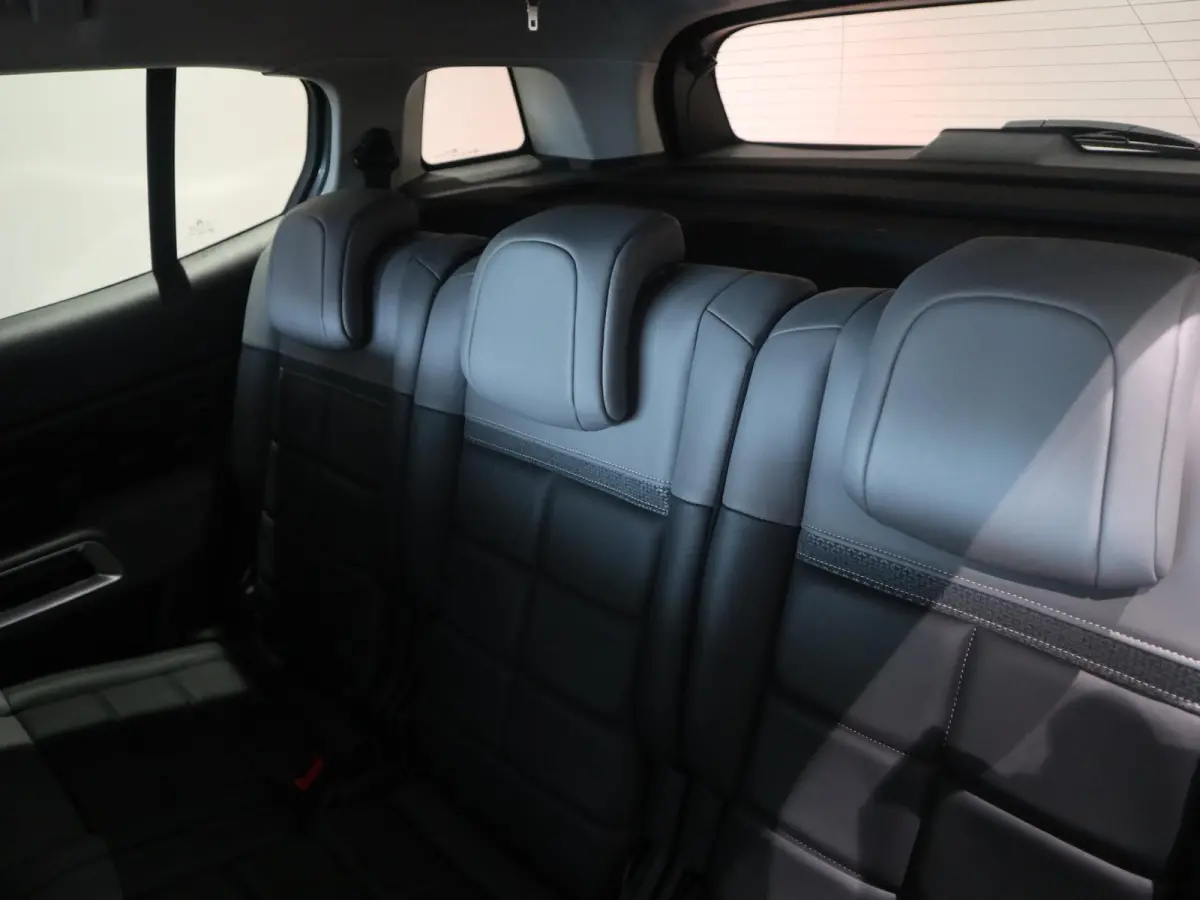 1.6 Plug-in Hybrid 225 Shine STOELMASSAGE - STOELVERWARMING - NAVIGATIE